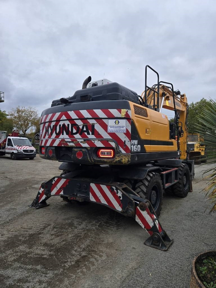 Hyundai HW 160  - Wheel excavator: picture 4 Hyundai HW 160  - Wheel excavator: picture 4