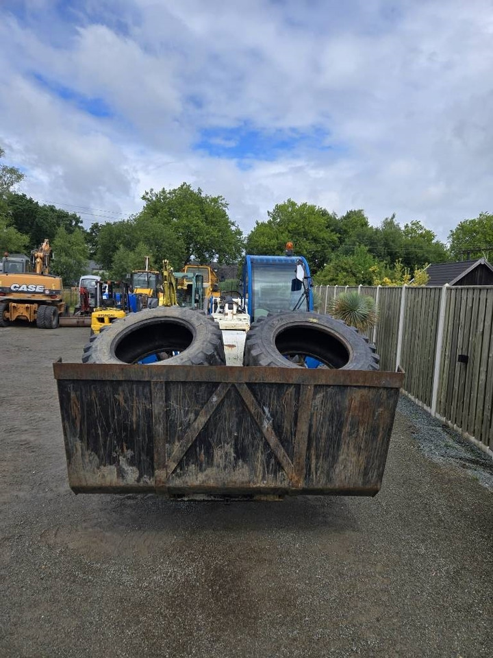 Telescopic handler Terex Telelift 4017: picture 6