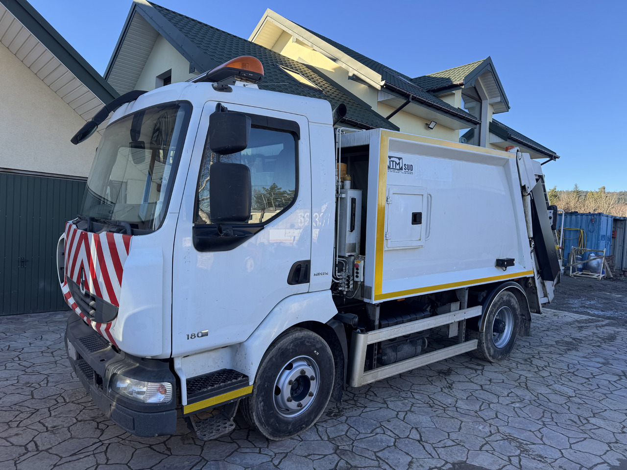 Renault Midlum 180 DXi - Garbage truck: picture 1 Renault Midlum 180 DXi - Garbage truck: picture 1