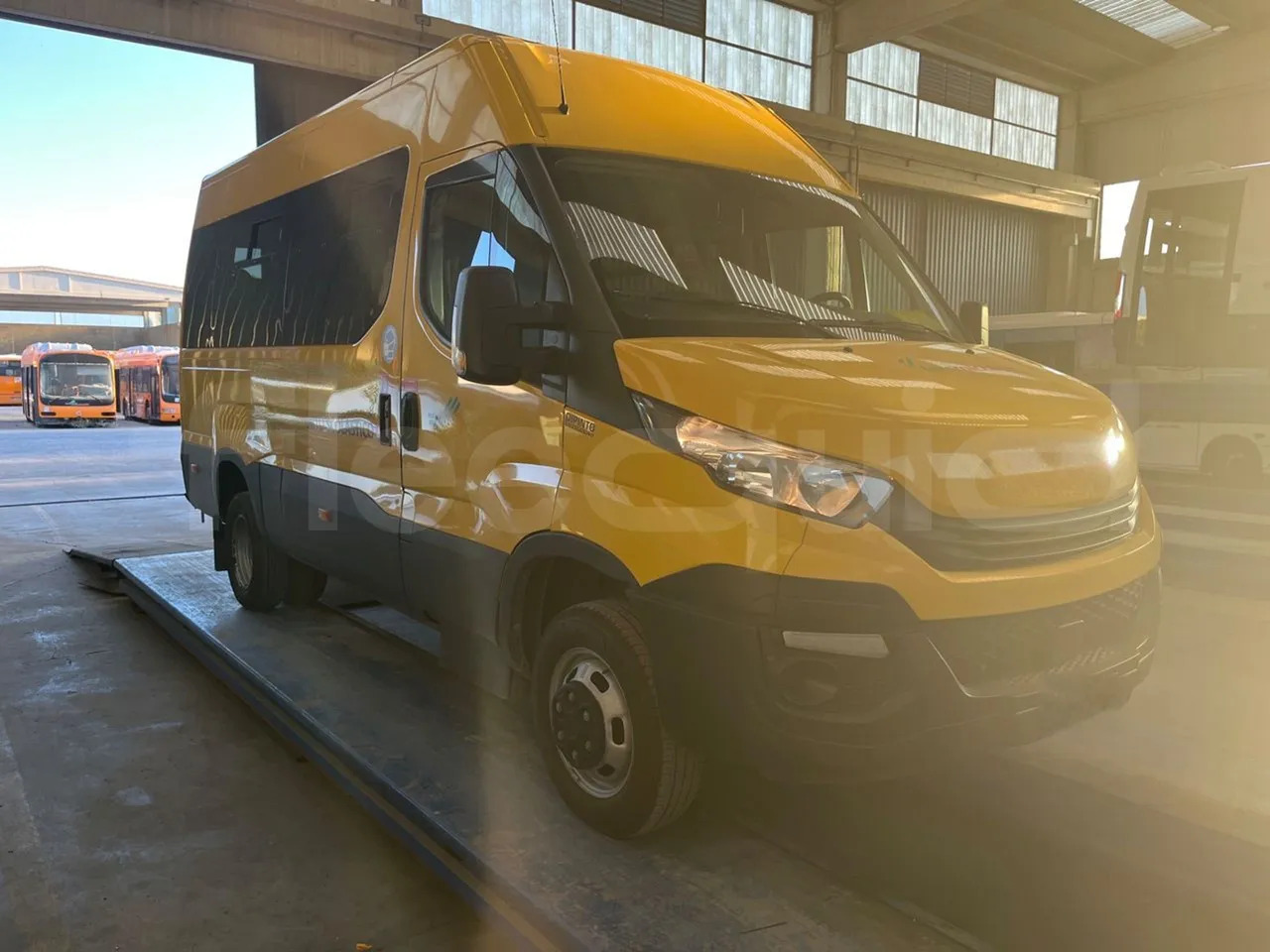 Iveco Daily - School bus: picture 1 Iveco Daily - School bus: picture 1