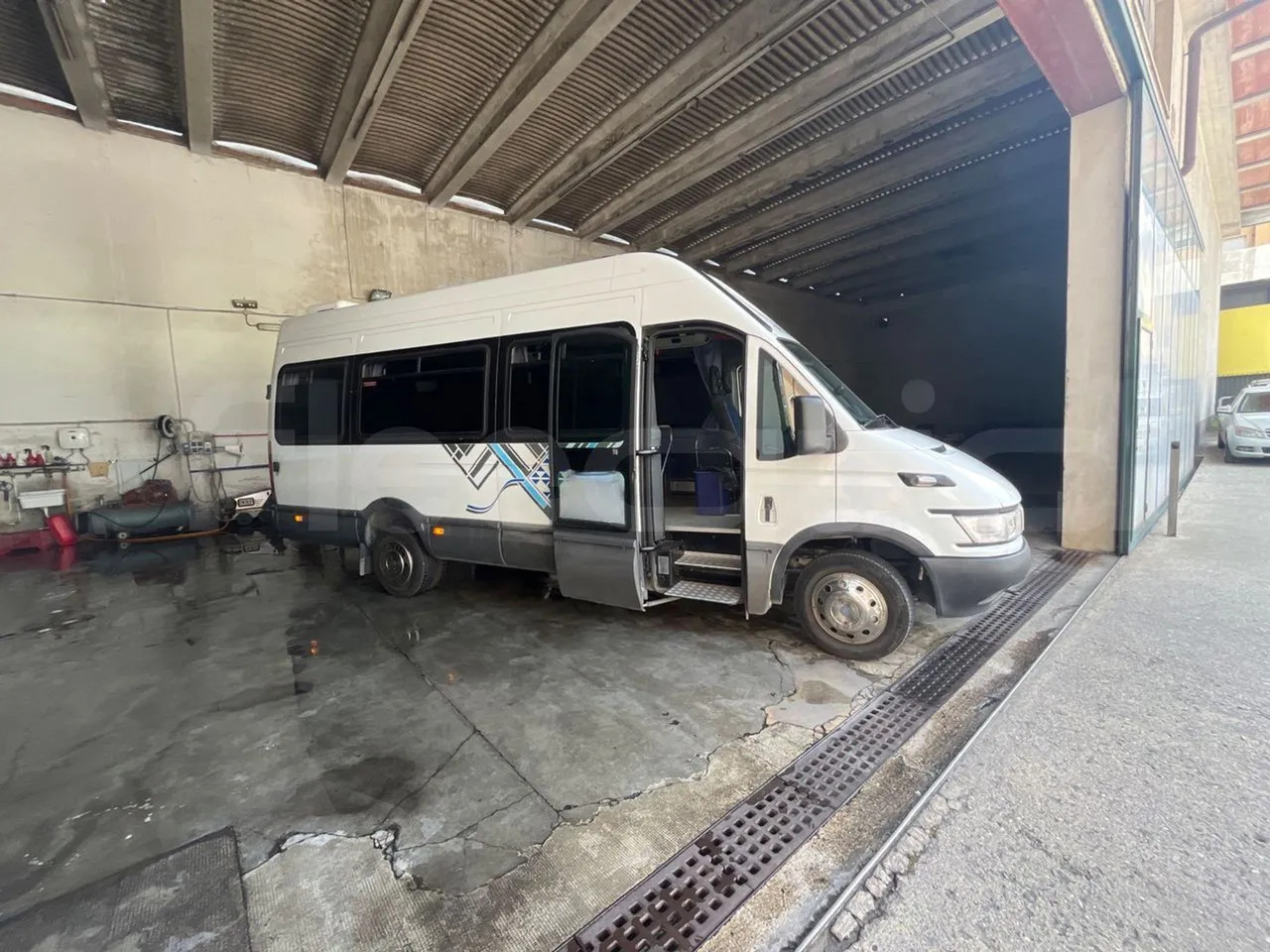 Minibus, Passenger van Iveco Daily: picture 10
