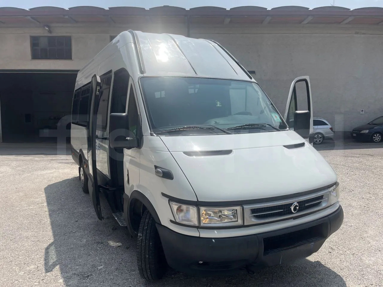 Minibus, Passenger van Iveco Daily: picture 16