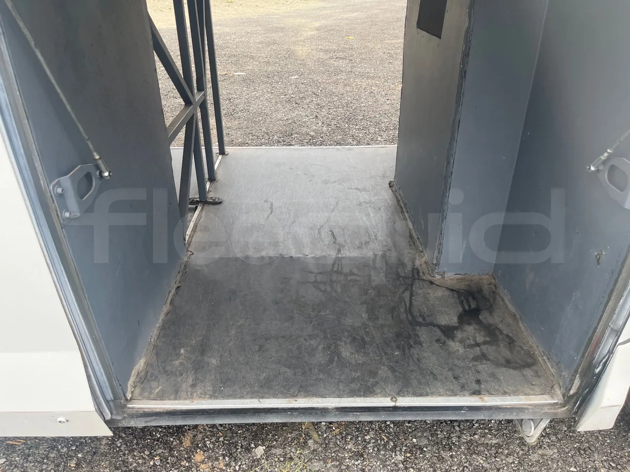 Man TITANIUM - Coach: picture 5 Man TITANIUM - Coach: picture 5