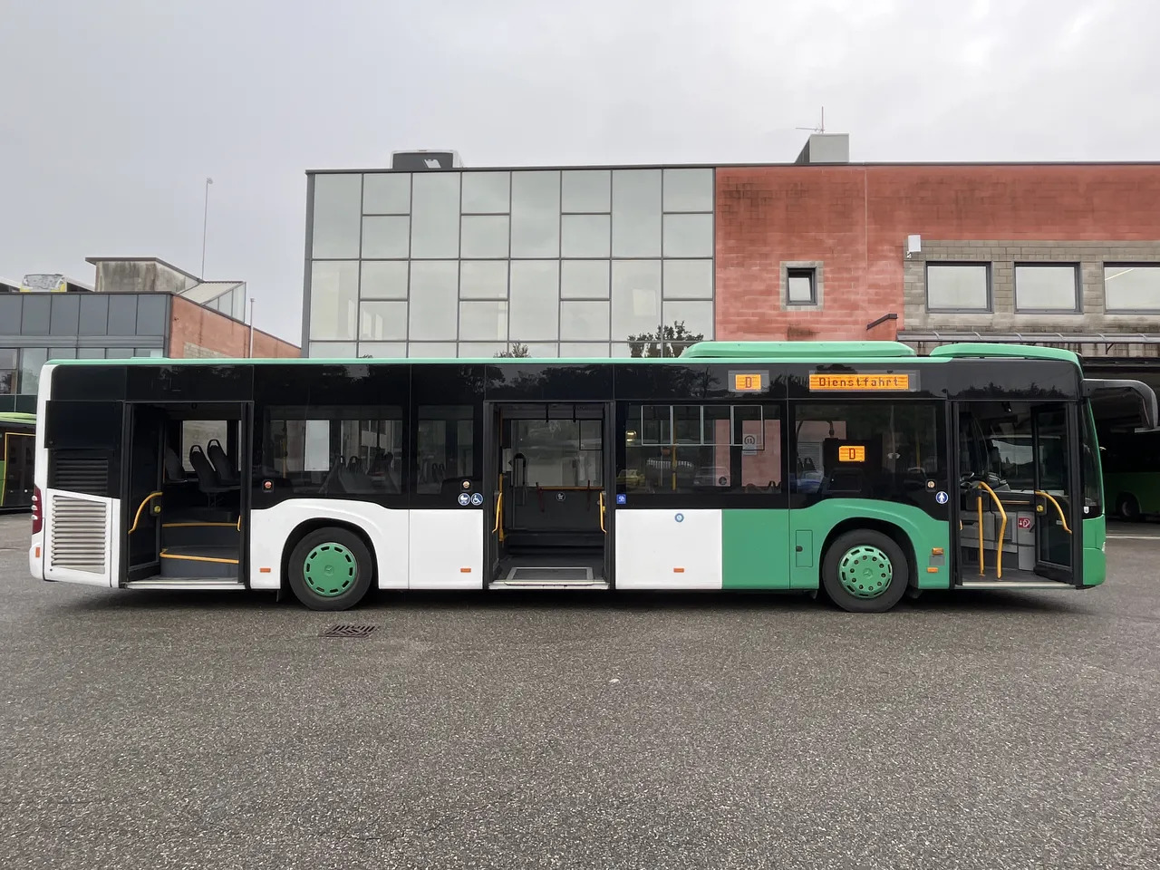 City bus Mercedes-Benz Citaro: picture 11