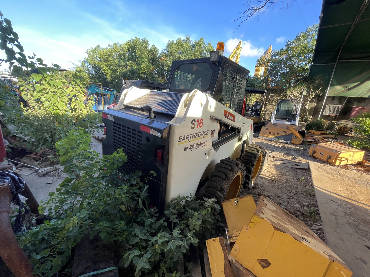 Bobcat S16 Skid-Steer Loader - Skid steer loader: picture 4 Bobcat S16 Skid-Steer Loader - Skid steer loader: picture 4