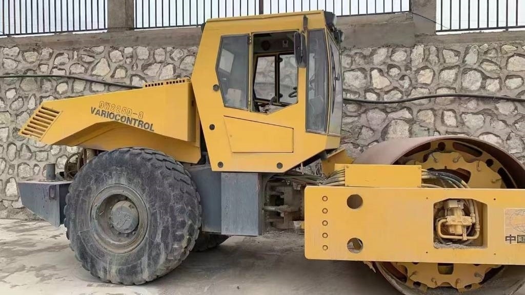 Bomag bw225d-3 - Compactor: picture 1 Bomag bw225d-3 - Compactor: picture 1