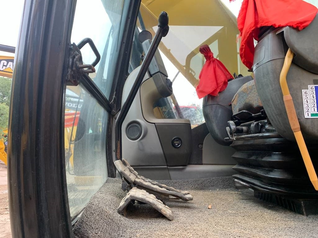 CAT 323 D L - Crawler excavator: picture 5 CAT 323 D L - Crawler excavator: picture 5