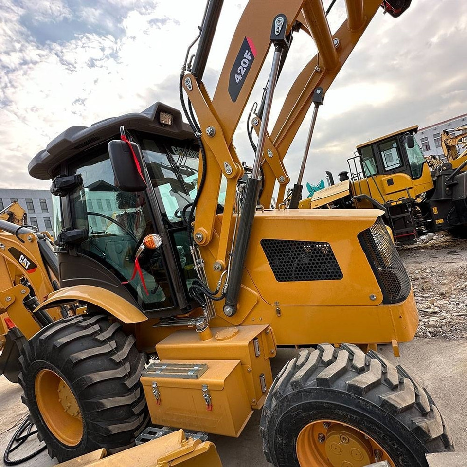 CAT 420 F - Backhoe loader: picture 5 CAT 420 F - Backhoe loader: picture 5