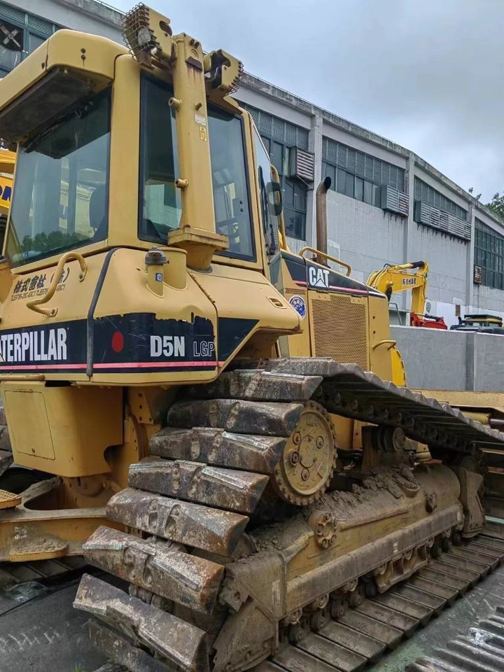 CAT D5N - Bulldozer: picture 3 CAT D5N - Bulldozer: picture 3