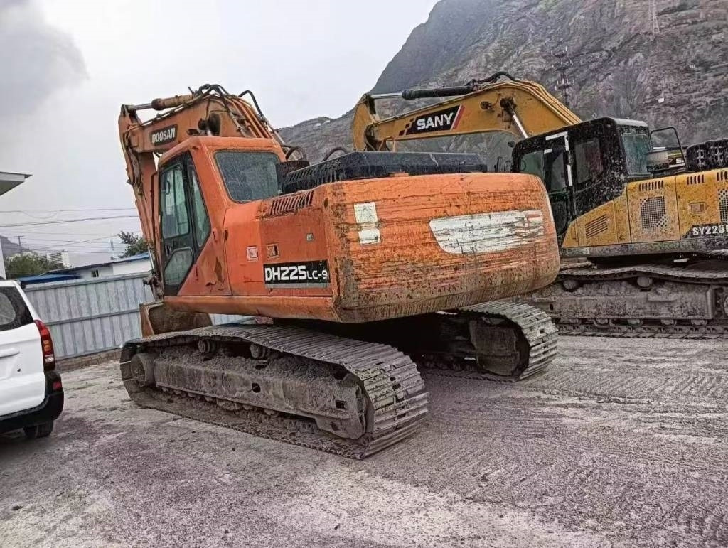 Doosan DH225LC-9 - Crawler excavator: picture 3 Doosan DH225LC-9 - Crawler excavator: picture 3