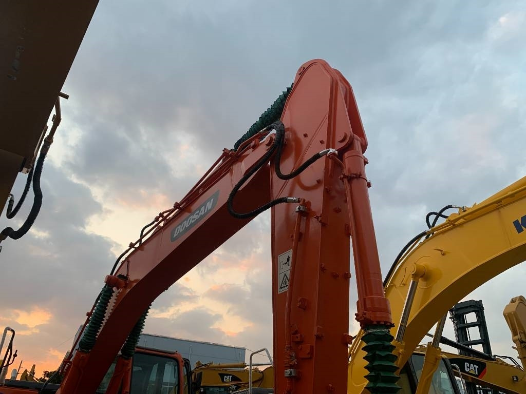 Doosan DX 225 LC - Crawler excavator: picture 2 Doosan DX 225 LC - Crawler excavator: picture 2