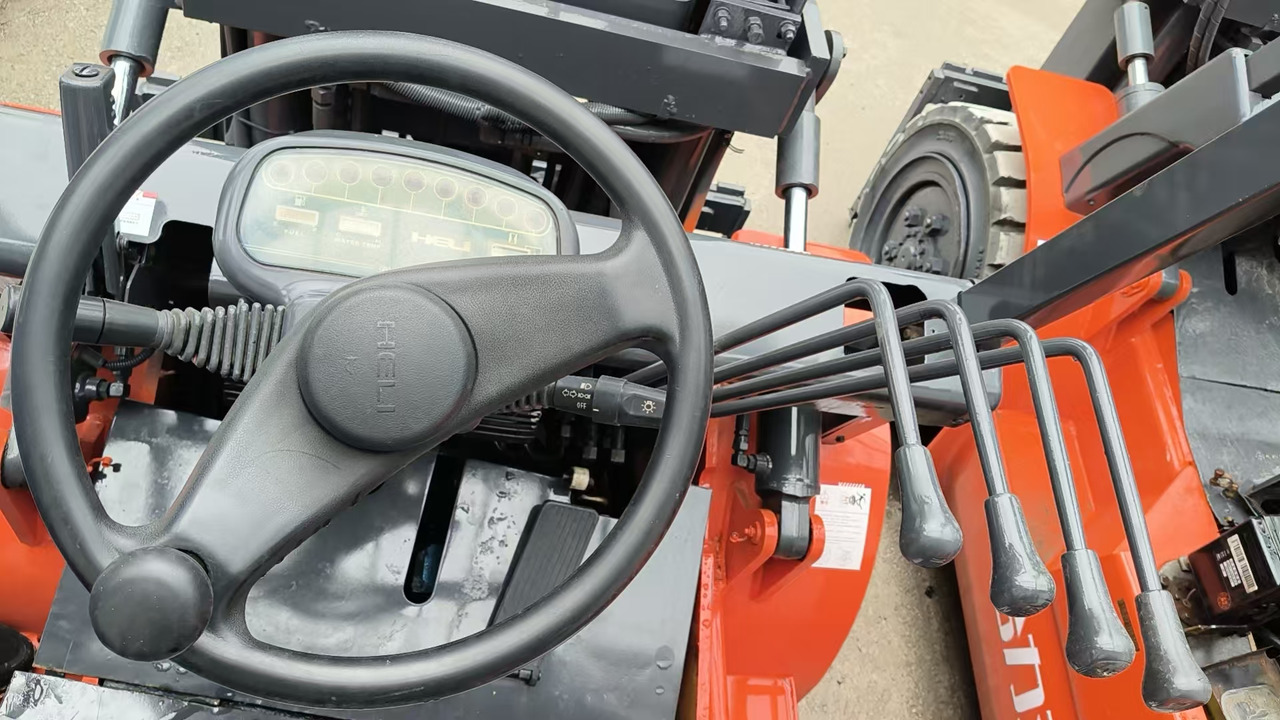 HELI 35 - Forklift: picture 2 HELI 35 - Forklift: picture 2