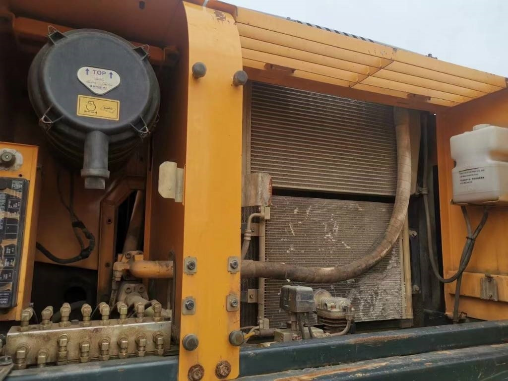 Crawler excavator Hyundai 350L VS: picture 6