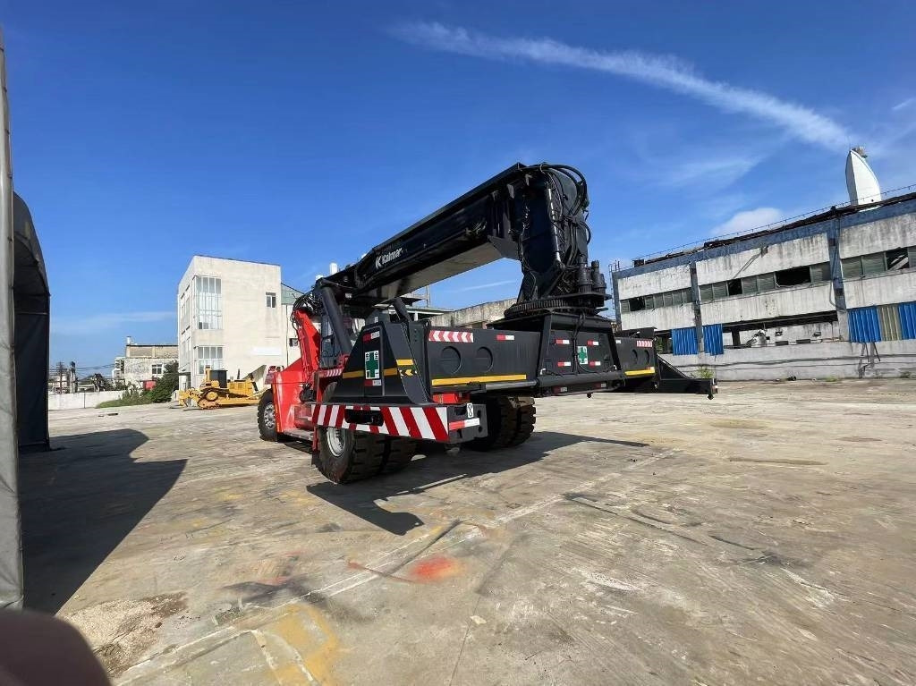 Kalmar DRF 450-650S5 - All terrain crane: picture 3 Kalmar DRF 450-650S5 - All terrain crane: picture 3