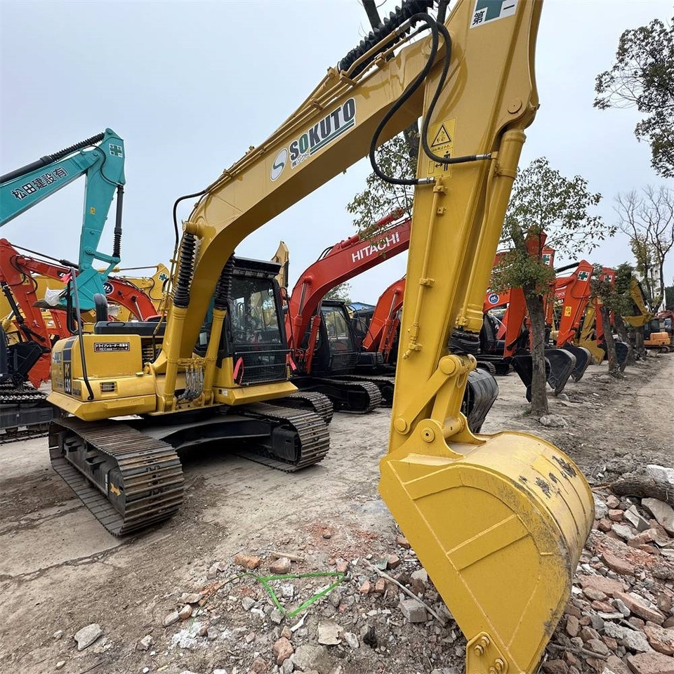 Komatsu PC 130-7 - Crawler excavator: picture 1 Komatsu PC 130-7 - Crawler excavator: picture 1