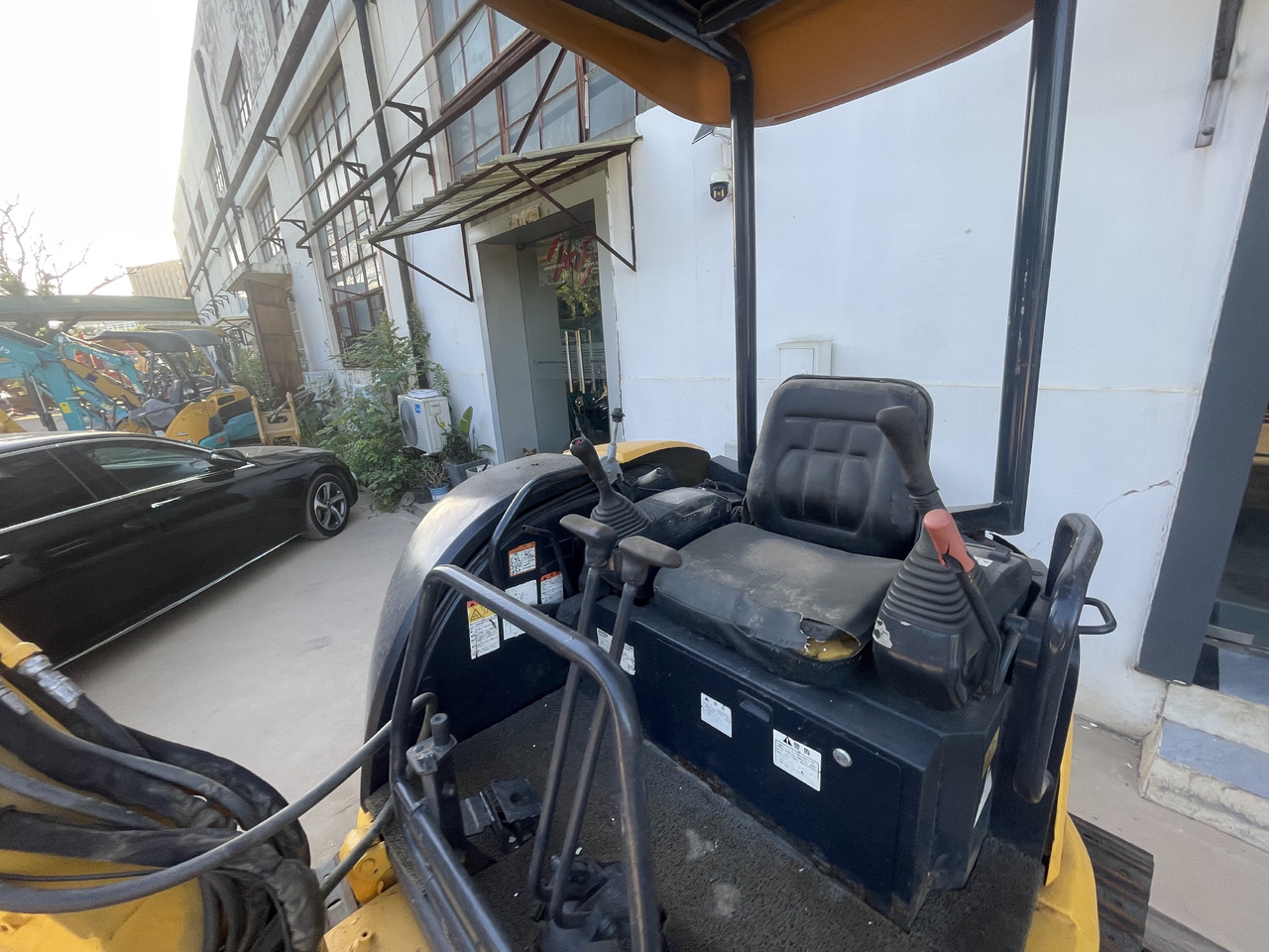 Komatsu PC30MR-5 - Mini excavator: picture 2 Komatsu PC30MR-5 - Mini excavator: picture 2