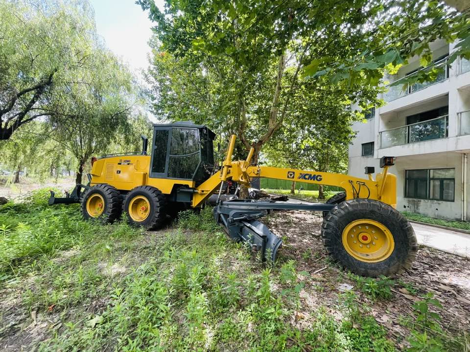 XCMG GR1803 - Grader: picture 1 XCMG GR1803 - Grader: picture 1