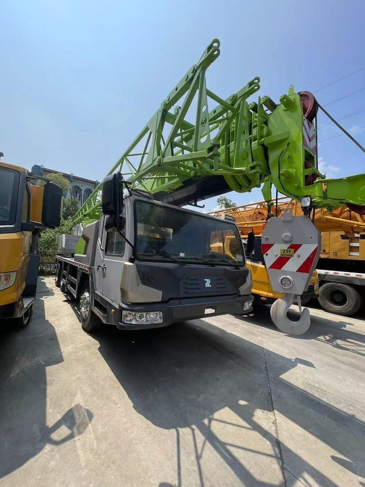 Zoomlion ZTC251V - Mobile crane: picture 2 Zoomlion ZTC251V - Mobile crane: picture 2