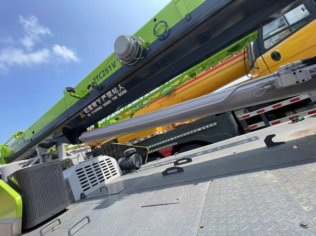 Zoomlion ZTC251V  - Mobile crane: picture 5 Zoomlion ZTC251V  - Mobile crane: picture 5