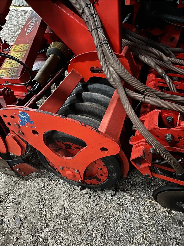 Kuhn VENTA NC4000HR - Combine seed drill: picture 3 Kuhn VENTA NC4000HR - Combine seed drill: picture 3