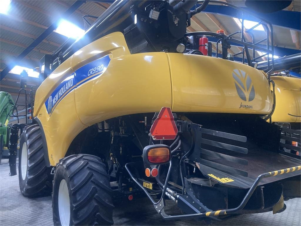 New Holland CR.9.90 SLH - Combine harvester: picture 4 New Holland CR.9.90 SLH - Combine harvester: picture 4