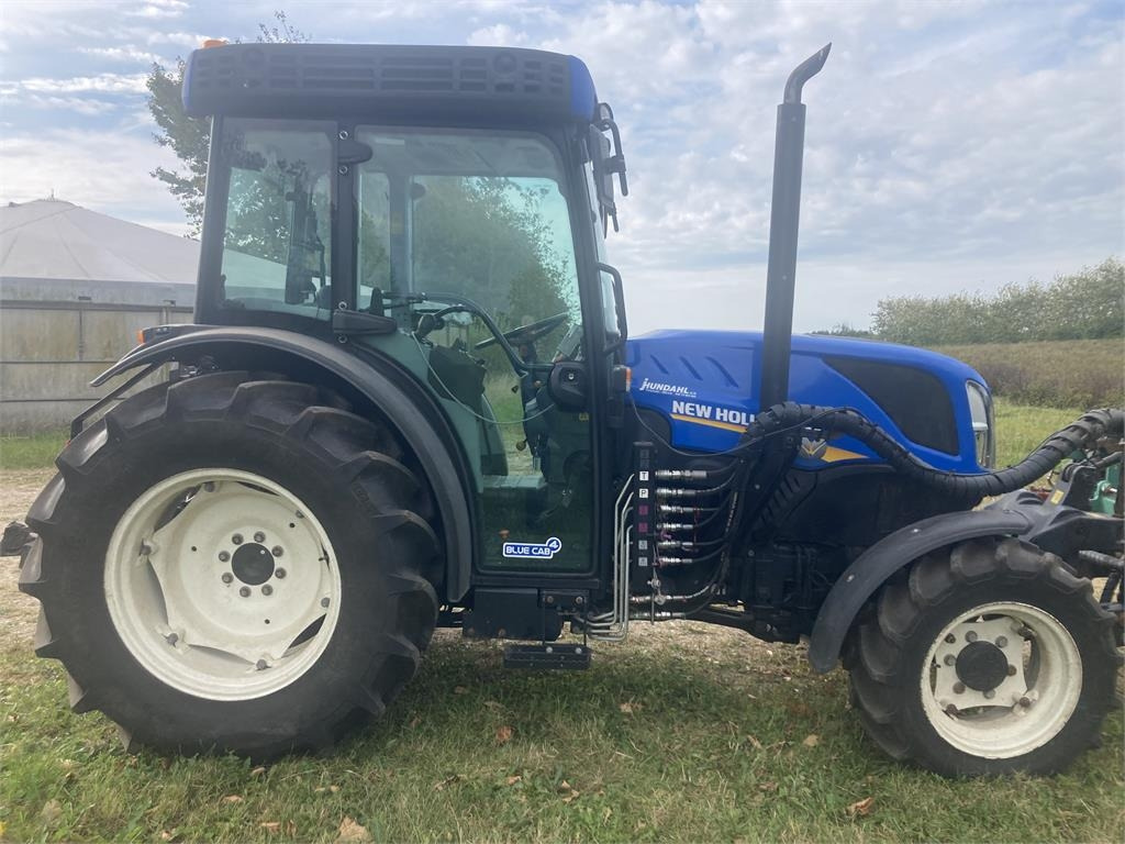 New Holland T4.80N SS CAB - Farm tractor: picture 2 New Holland T4.80N SS CAB - Farm tractor: picture 2
