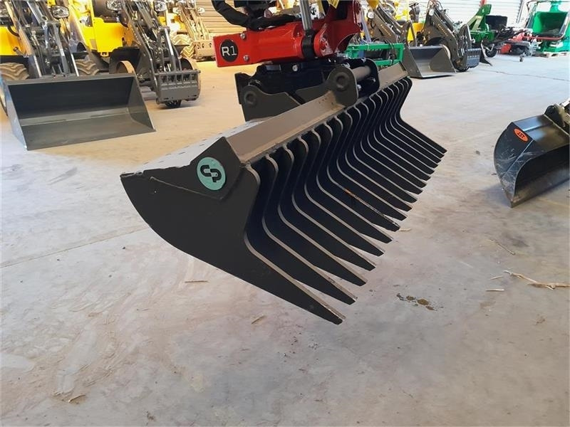- - - CP METAL RIVE - Tedder/ Rake: picture 1 - - - CP METAL RIVE - Tedder/ Rake: picture 1