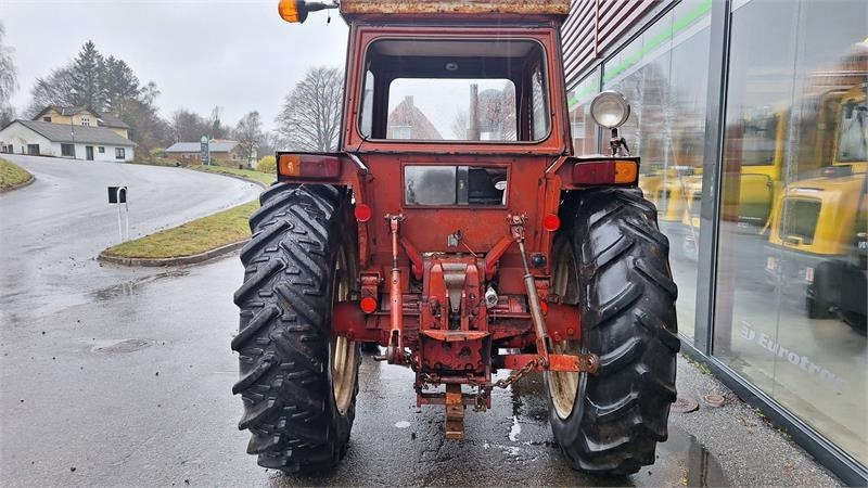 Case IH 824 - Farm tractor: picture 4 Case IH 824 - Farm tractor: picture 4