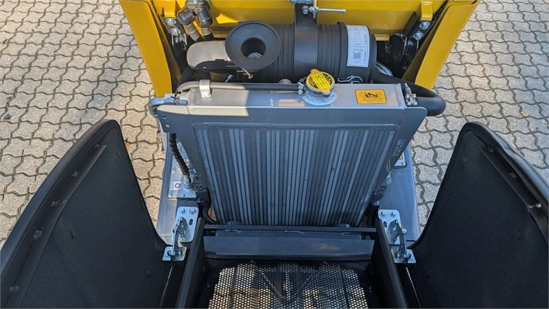 Compact loader Eurotrac W11: picture 13 Compact loader Eurotrac W11: picture 13