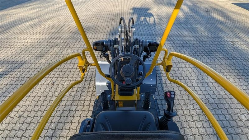 Compact loader Eurotrac W11: picture 10 Compact loader Eurotrac W11: picture 10