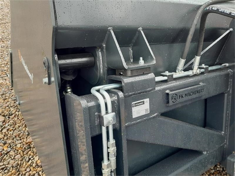 - - - FK MASCHINERY - Loader bucket: picture 3 - - - FK MASCHINERY - Loader bucket: picture 3