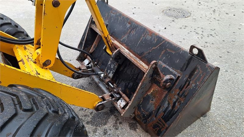InTrac l40  - Compact loader: picture 5 InTrac l40  - Compact loader: picture 5