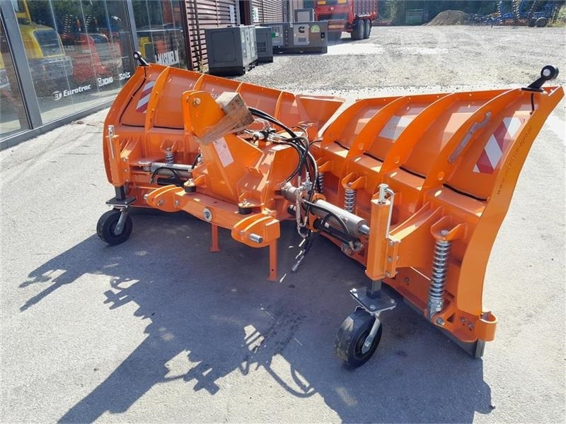 Inter-Tech 3,20 Professionel - Snow plough for Agricultural machinery: picture 1 Inter-Tech 3,20 Professionel - Snow plough for Agricultural machinery: picture 1