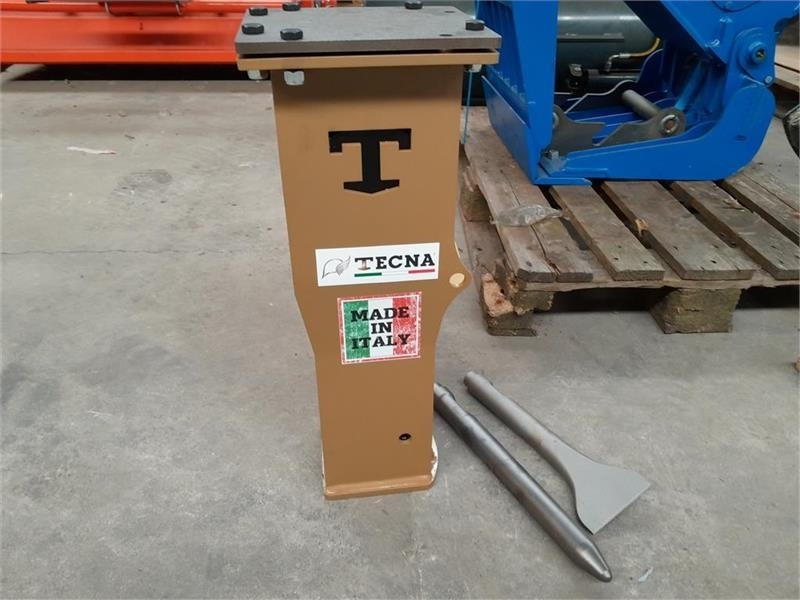 - - - TECNA TH80 - Hydraulic hammer for Construction machinery: picture 4 - - - TECNA TH80 - Hydraulic hammer for Construction machinery: picture 4