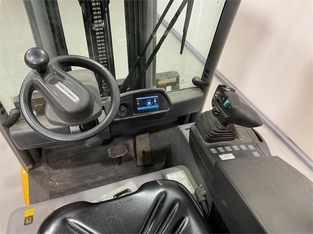 Electric forklift Jungheinrich EFG 216 K: picture 6
