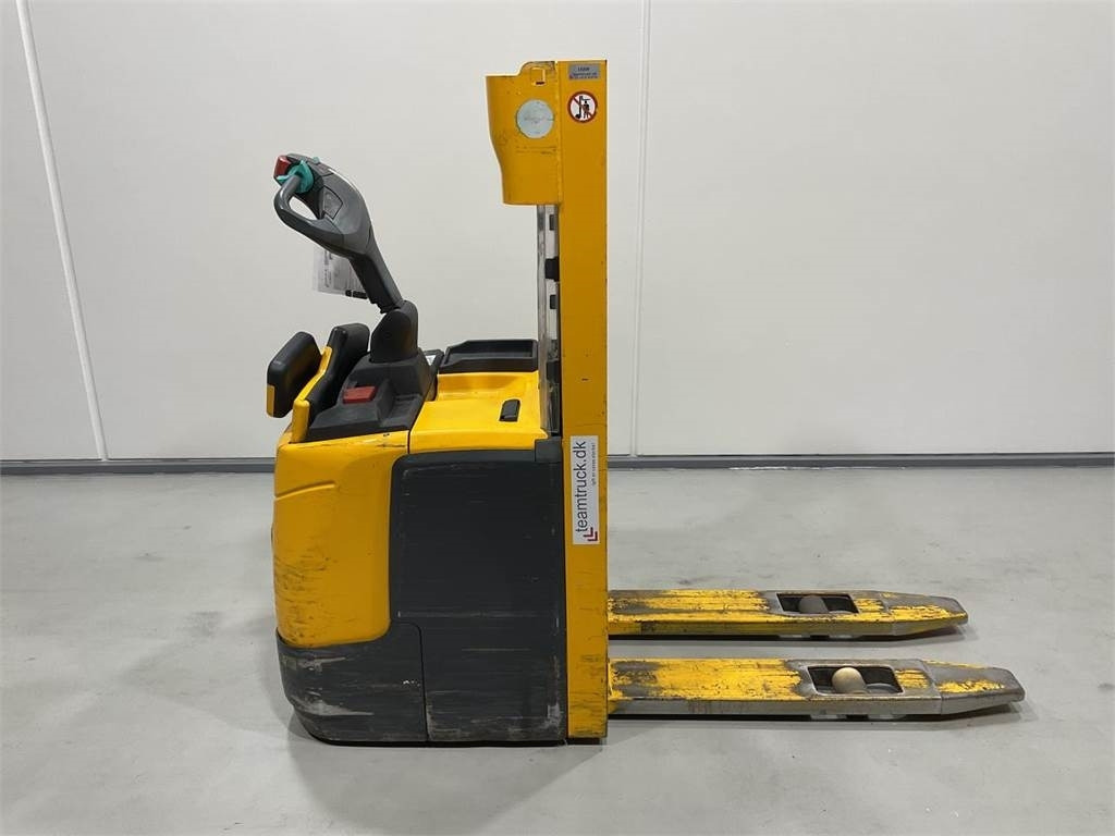 Jungheinrich ERC 212 - Stacker: picture 1 Jungheinrich ERC 212 - Stacker: picture 1