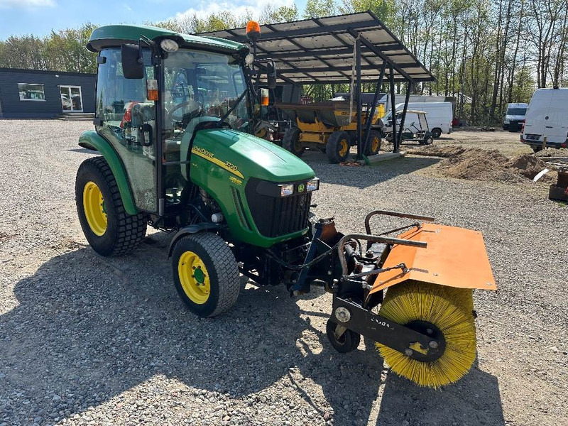 John Deere 3720 M/ Hydraulisk kost - Mini tractor: picture 2 John Deere 3720 M/ Hydraulisk kost - Mini tractor: picture 2