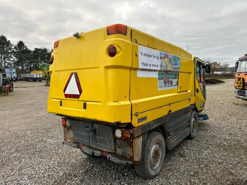 Johnston CN400 - Road sweeper: picture 5 Johnston CN400 - Road sweeper: picture 5