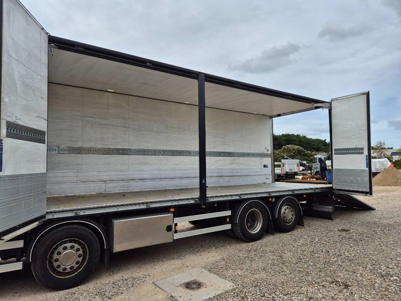 Box truck Scania R 500 8x2 //Rampe// Underboring: picture 17 Box truck Scania R 500 8x2 //Rampe// Underboring: picture 17