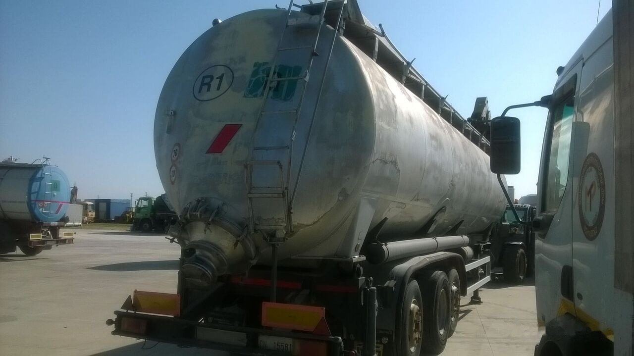 Piacenza S36 H2 T56 - Silo semi-trailer: picture 2 Piacenza S36 H2 T56 - Silo semi-trailer: picture 2