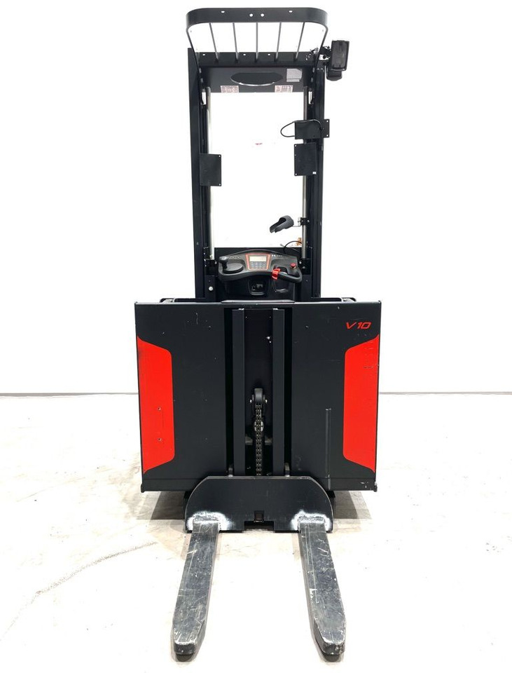 Linde V10-5212 - Order picker: picture 4 Linde V10-5212 - Order picker: picture 4