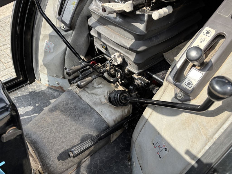 Farm tractor Case IH 2130: picture 6
