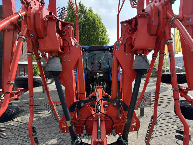 Kuhn GA8121 Cirkelhark - Tedder/ Rake: picture 5 Kuhn GA8121 Cirkelhark - Tedder/ Rake: picture 5