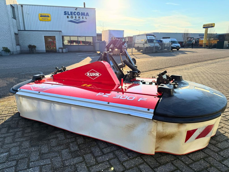 Kuhn PZ300F Frontmaaier - Mower: picture 1 Kuhn PZ300F Frontmaaier - Mower: picture 1