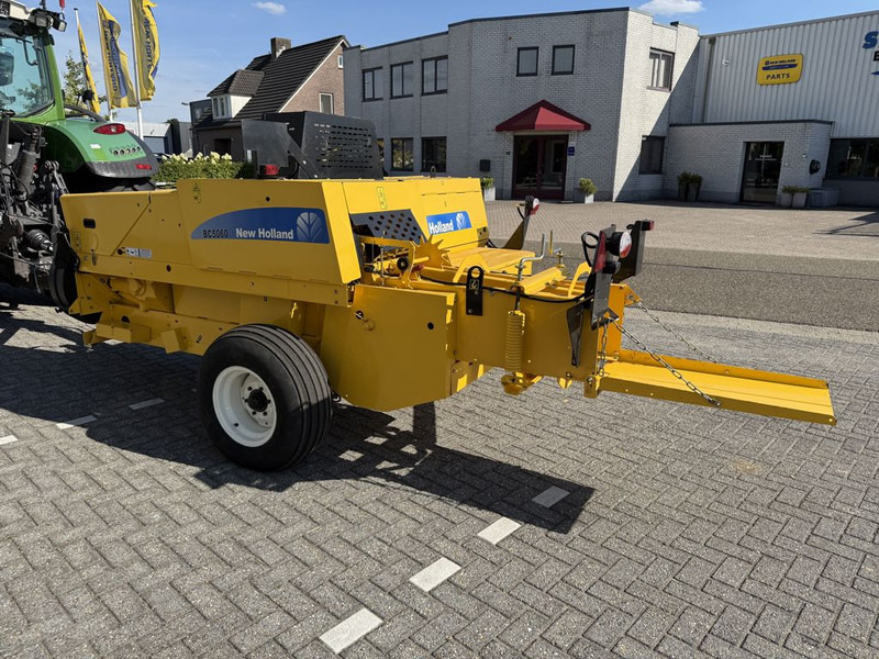 New Holland BC5060 Mini Balenpers - Square baler: picture 2 New Holland BC5060 Mini Balenpers - Square baler: picture 2