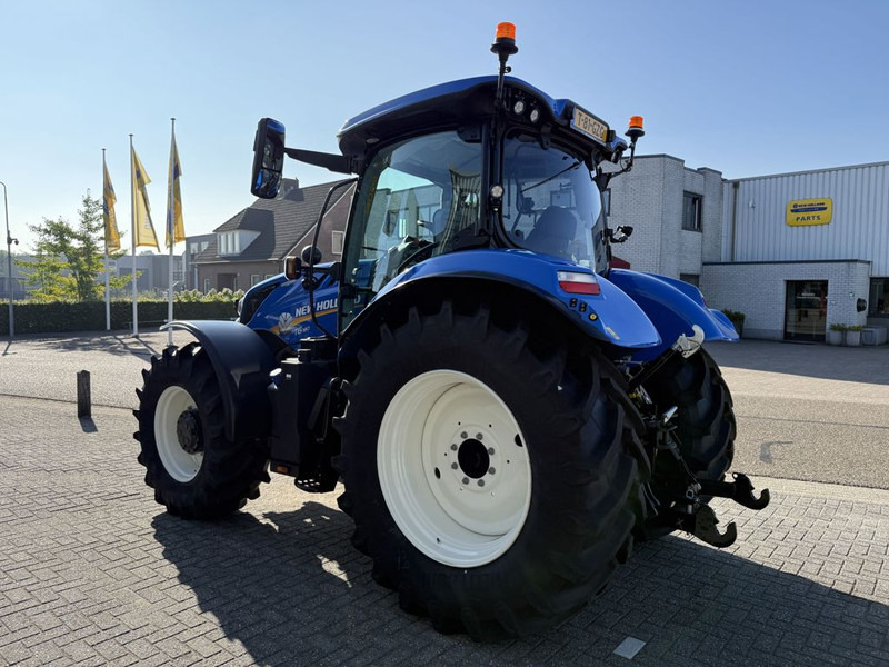 New Holland T6.180 AC Stage V - Farm tractor: picture 2 New Holland T6.180 AC Stage V - Farm tractor: picture 2