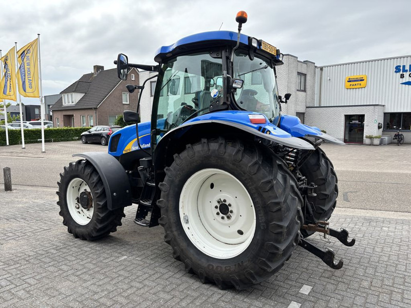 New Holland T6010 Plus Supersteer - Farm tractor: picture 2 New Holland T6010 Plus Supersteer - Farm tractor: picture 2