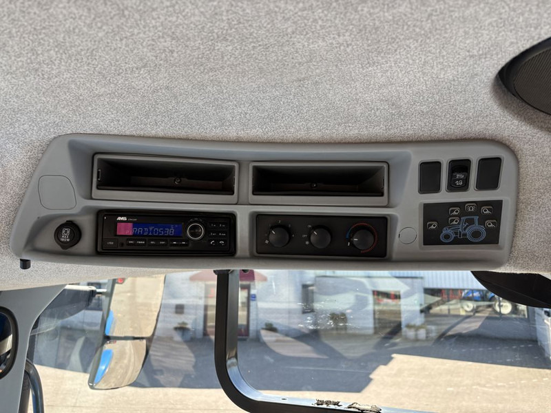 Farm tractor New Holland T7.245 Auto Command MY18: picture 15