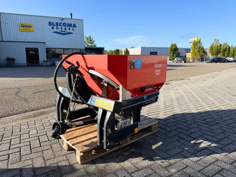Rauch MDS 8.2 Kunstmeststrooier - Fertilizer spreader: picture 1 Rauch MDS 8.2 Kunstmeststrooier - Fertilizer spreader: picture 1