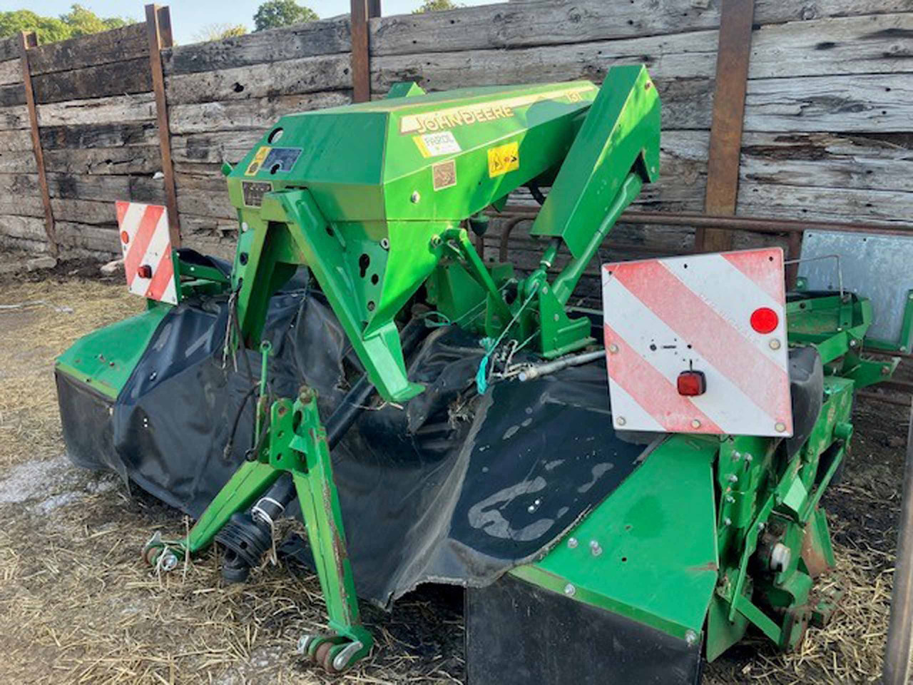 John Deere 131 - Tedding equipment: picture 1 John Deere 131 - Tedding equipment: picture 1
